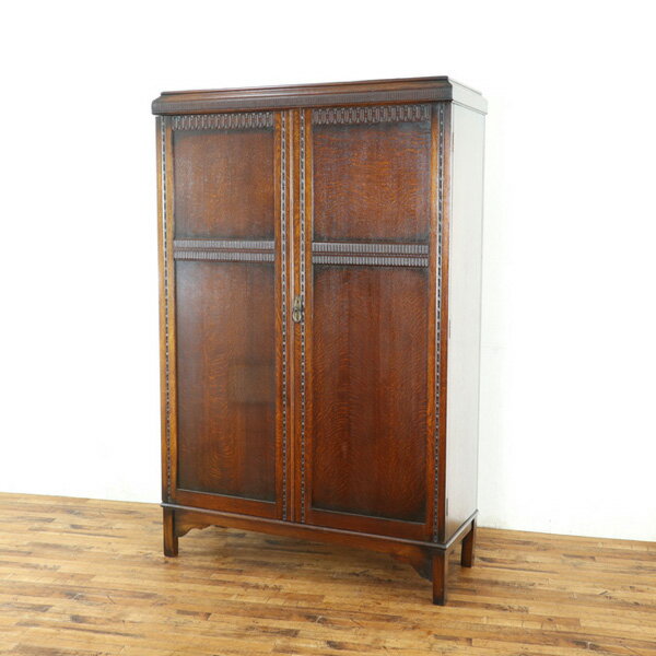 乐天商城 - アンティーク ワードローブ キャビネット 2枚扉タイプ 大きめサイズ 横幅120cm 控えめ装飾 衣類収納 英国 アンティークフレックス 80190