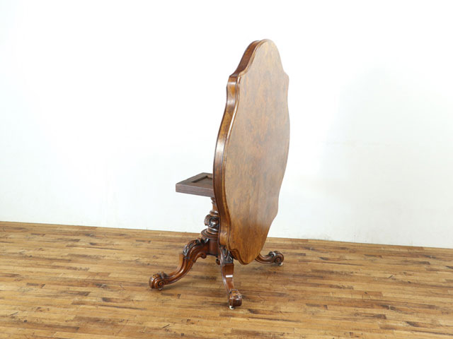 ウォールナットの美しい杢目 ルーテーブル チルトトップテーブル 天板を立ち上げて収納できる イギリス アンティークフレックス 59873 [2]