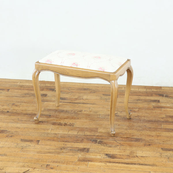 乐天商城 - アンティーク 張替済スツール 少し横長サイズ 猫脚スタイルが可愛い 脚が細めであるのも素敵 フランス家具 アンティークフレックス 65415