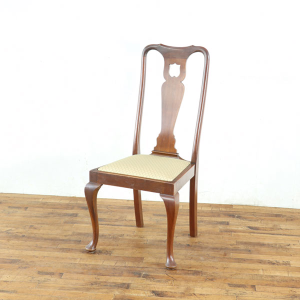 乐天商城 - アンティーク 張替済ダイニングチェア クィーンアンスタイル 曲線的な脚のデザインが印象的 独特の形状を持つ背もたれも素敵 英国 80744