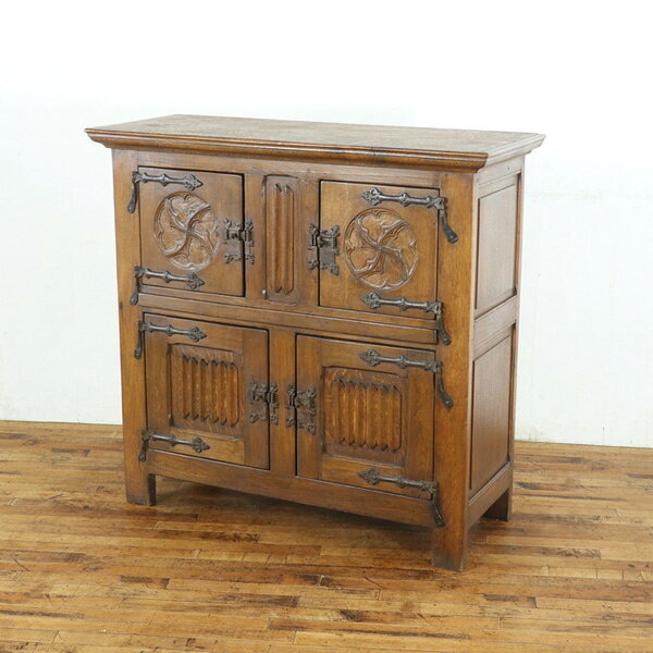 乐天商城 - アンティーク キャビネット ゴシック様式 重厚なデザイン ほどよいサイズ感 金具類も素敵 飾り棚 食器棚 店舗什器として フランス 65332