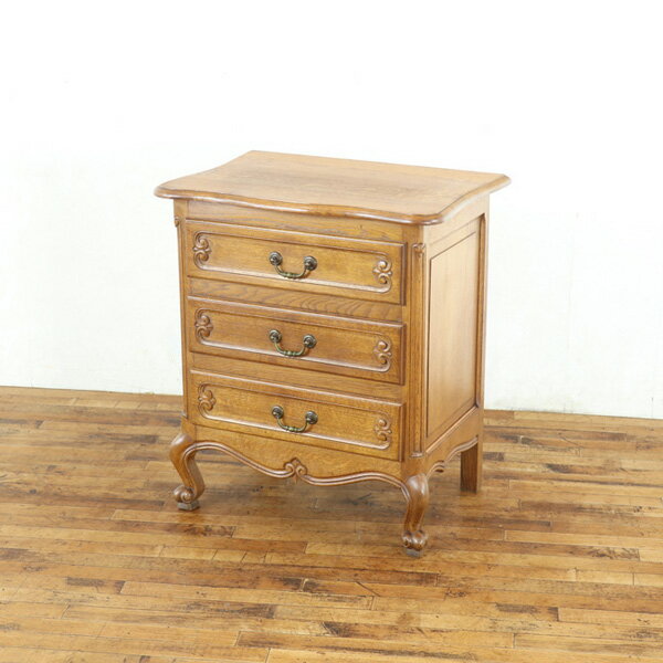 乐天商城 - アンティーク チェスト 引き出し3段 小ぶり 可愛らしいサイズ感 天板の曲線的な形状も印象的 フランスらしい可愛い雰囲気 フランス 65355