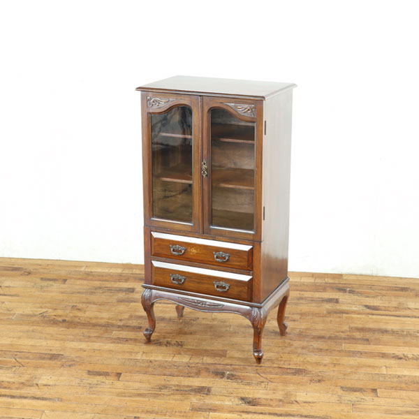 乐天商城 - アンティーク ミュージックキャビネット 引き出しがあるタイプ ガラス扉の形状も素敵 マホガニー材の上品な杢目 収納棚 英国家具 80638