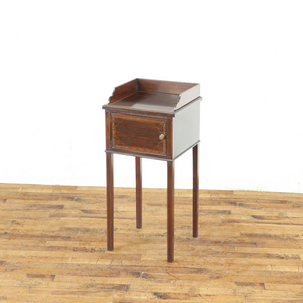 乐天商城 - アンティーク ナイトテーブル 細く長い脚 上品なインレイが素敵 前開き扉 マホガニー材の上品な雰囲気 英国 アンティークフレックス 80699