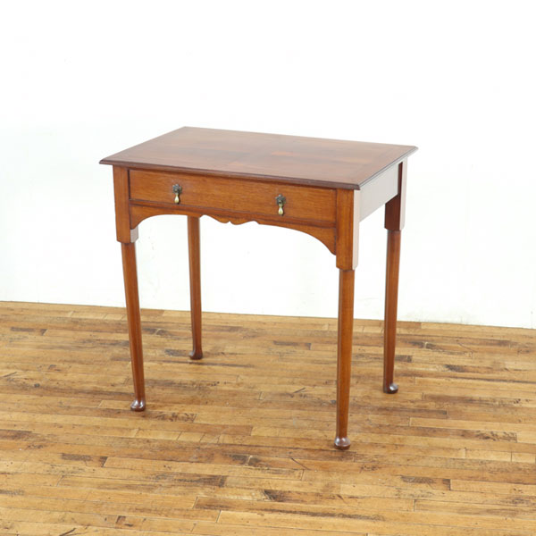 乐天商城 - アンティーク サイドテーブル 天板デザインが印象的 引き出し付き やや明るめお色 小ぶりなサイズ感 英国 アンティークフレックス 80876