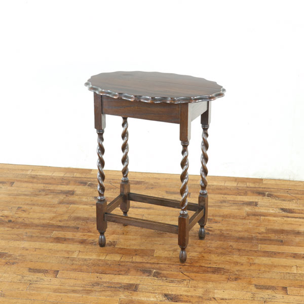 乐天商城 - アンティーク オケージョナルテーブル 定番人気 天板フチの装飾が素敵 楕円形の天板 ティーテーブル ディスプレイ台 イギリス家具 80394