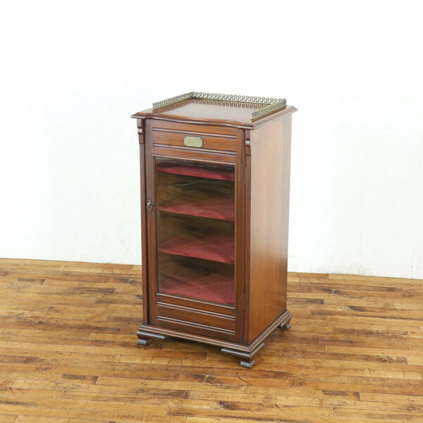 アンティーク ミュージックキャビネット すっきりとしたデザイン 上品な杢目 天板上の装飾も魅力的 英..