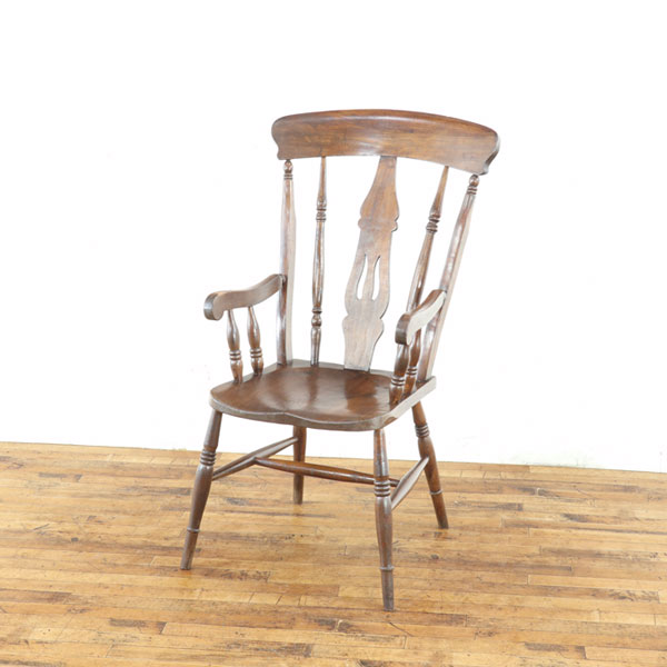 品番 80577 品名 グランドファーザーチェア 原産国 イギリス 材質 エルム材 年代 1930年頃 サイズ 幅：56cm　奥行：66cm　高さ：108cm(座面高43cm) 商品について 背もたれの高い・ハイバックスタイルのアームチェア...