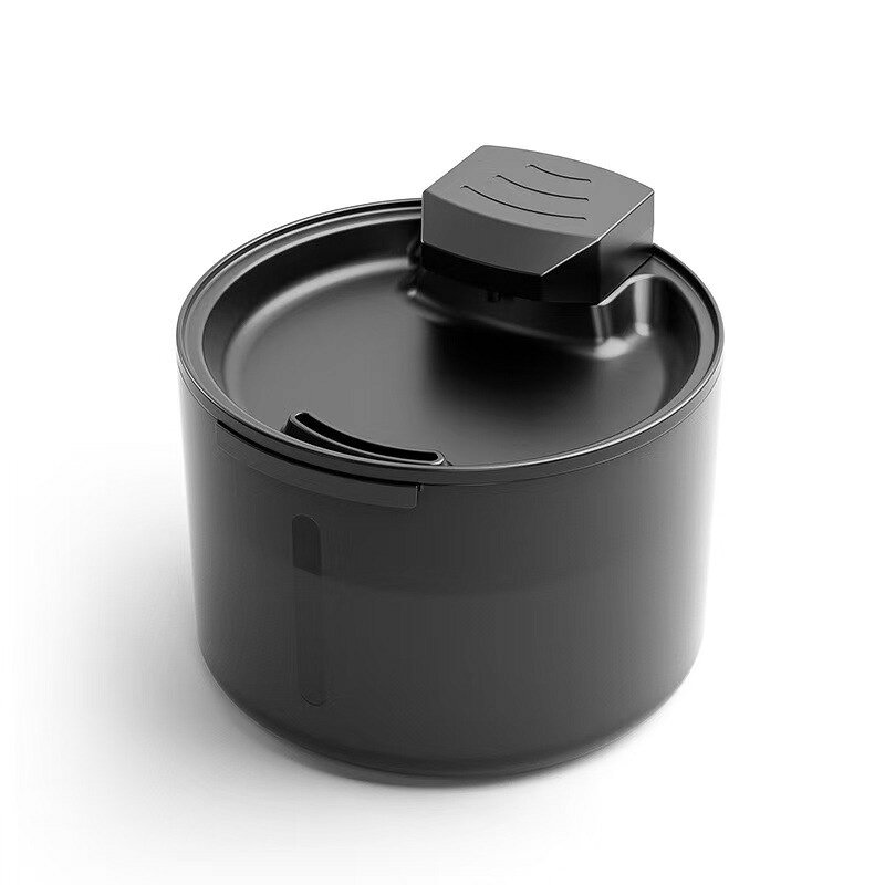 【材質】本体 ABS、貯水タンク透明 PET【電源】USB5V 給電【セット内容】給水器本体、多層フィルター、USB ケーブル【特徴】多層ろ過、透明タンク、噴水流水、静音設計噴水の流れる水がペットの興味を引き飲水量を増やします。多層フィルターにより毛髪、ゴミ、においをしっかり除去。透明タンクなので水の残量が一目で分かり、水切れトラブルを回避。静音ポンプを採用、夜間でも音が気になりません。部品を取り外し丸洗いができ、衛生状態を保ちやすい。猫小型犬に適しています。