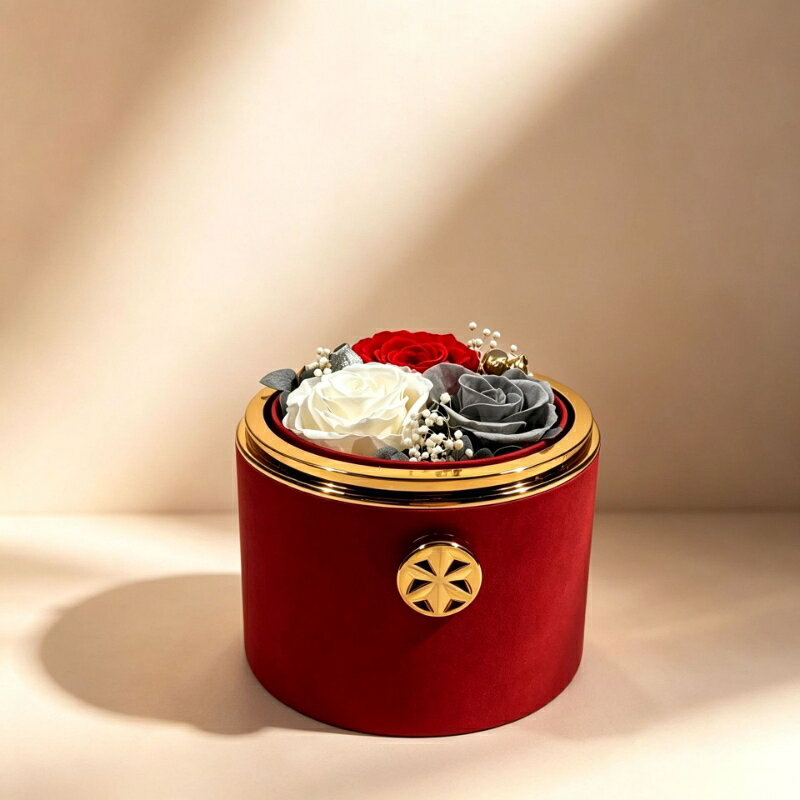 素材：プリザーブドフラワー、プラスチック