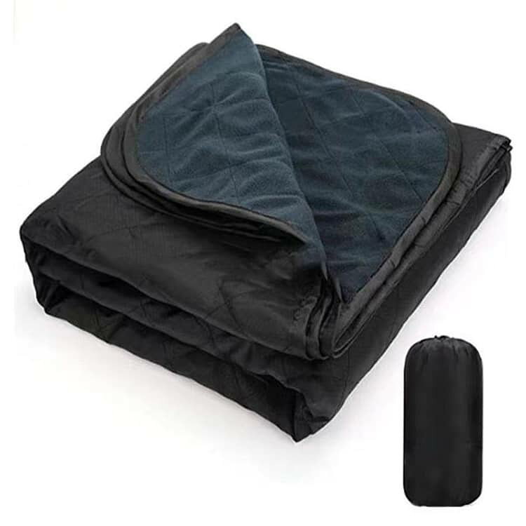 専用収納バッグ付き 140×200cm キャンプブランケット 大判 防寒 グッズ アウトドアブランケット 電源不要 ブランケット 車中泊 保温 防災 節電 アウトドア キャンプ用品 多機能 防寒 朝晩冷え込む春 夏 秋 冬キャンプに1枚持っておくと便利です anuenue-k-10006455 アヌエヌエ サンプル画像2