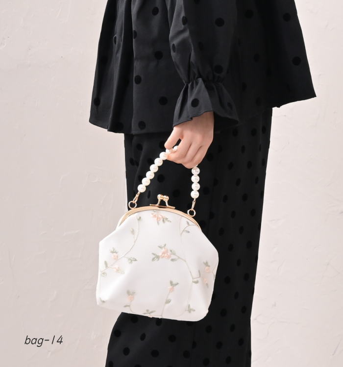 パーティーバッグ 大きめ 結婚式 バッグ クラッチバッグ フォーマルバッグ パール ベージュ ビジュー フォーマル パーティー レディース 母 ママ ショルダー おしゃれ 二次会 フラワー プレゼント お呼ばれ ギフト 夏 冬 秋 春