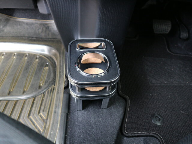 フロントカップホルダー LA650 タント ファンクロス（22/10〜）モバイルホルダー・携帯ホルダー・ドリンクホルダー