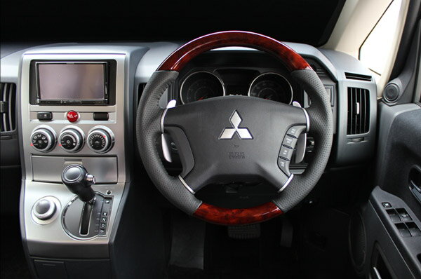 REAL ガングリップステアリング ブラウンウッド ブラックステッチ デリカD：5 CV#W 前期専用