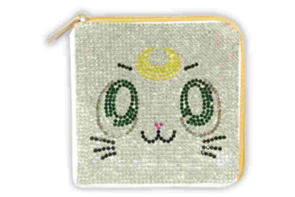 【美少女戦士セーラームーン】キラキラスクエアポーチ【アルテミス】【月野うさぎ】【セーラームーン】【セーラー戦士】【アニメ】【漫画】【ポーチ】【ケース】【小物入れ】【小銭入れ】【コインケース】【雑貨】【グッズ】のサムネイル