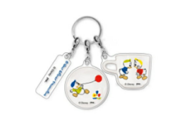 日本製　ディズニーキャラクター　3連アクリルキーホルダーヒューイ・デューイ・ルーイ　映画　アニメ　キーホルダー　キーリング　チャーム　鍵　雑貨　グッズ　かわいい