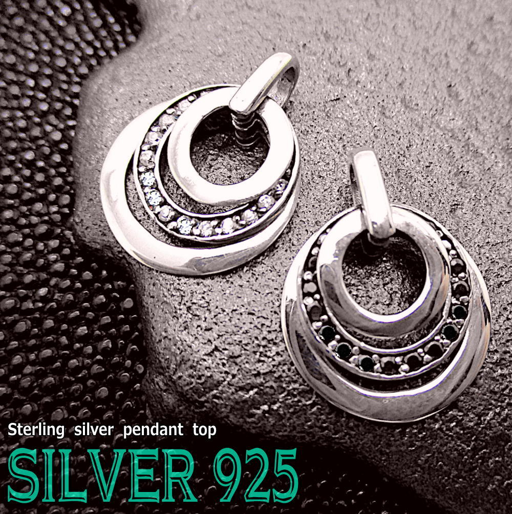 Rakuten - シルバー925 銀 エレガント 3つのリング ペンダント トップ クリア＆ブラック キュービック が輝く 大人の女性 におすすめの 重なりデザイン 上品 シック モダン t060