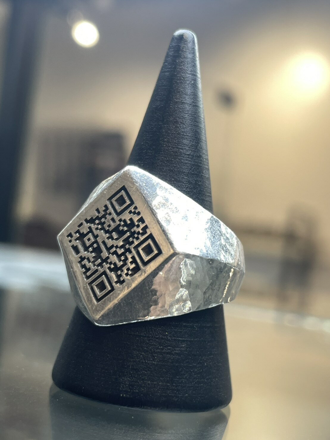 「送料無料」　Qリング まだスマホを出していますか? 唯一無二のコードリング SNSの友達交換に スマホのQRコード表示はめんどくさいくありませんか？ QRコード シルバー925 リング 印台 連絡先 SNS メッセージ オリジナルリングが作れちゃう！ フリーサイズ 男女兼用