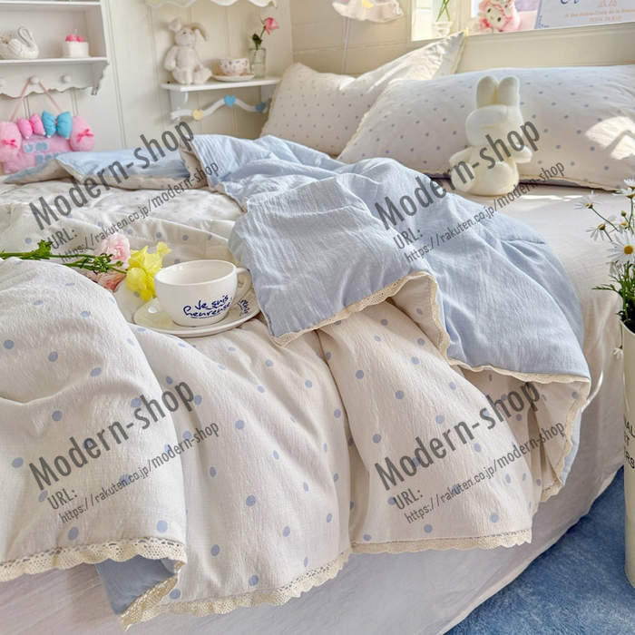 商品詳細 特徴 この夏、快適な眠りをお届けする「夏布団 かわいい 掛け布団」は、軽くて薄いので暑い夜でも快適に過ごせます。洗える素材で清潔を保ちやすく、子供やレディースにもぴったり。可愛いデザインが寝室を明るく彩り、毎晩のリラックスタイムを特別なものに変えます。 素材 ポリエステル サイズ 布団：150cmX200cm 布団：200cmX230cm HOTワード 掛け布団 1点セット 綿 綿100％ 超長綿 サテン 子供部屋 インテリア雑貨 モノトーン シンプル 天然素材 ナチュラル ダニ 防ダニ ダニ通過ゼロ 高密度 速乾 掛けカバー 布団カバー カバーリング 寝具 工場直送 メイドインジャパン 国産 国内製 肌掛け布団用 安眠 快眠 高品質 熟睡 睡眠 肌触りシルキータッチ 贅沢 ホテル仕様 高級ホテル ホテルタイプ ホテルスタイル さらさら ぬくぬく ひんやり あたたかい 涼感 やわらかい ソフト 冷感 安心 安全 テーラーメイド 眠り ふっくら 別注 オーダーメイド アレルギー 旅館 民泊 薬剤不使用 ラグジュアリー エレガント おしゃれ シンプル 無地 ホワイト 白 パールホワイト ベージュ ゴールドベージュ ブルー 水色 ロイヤルブルー グレー 灰色 ムーンストーングレー ブラウン 茶色 ショコラブラウン ピンク 桃色 グレイッシュピンク ブラック 黒 ブリリアントブラック 北欧 オールシーズン 洗濯可 丸洗い 高級 シンプル 洗える 衛生的 柔らかい きれいめ カバー ベーシック 季節 シーツカバー カバーシーツ シングルロング 春 夏 秋 冬 品質 洗える プレミアム コーデ ナチュラル インテリア ファブリック オーダー 新生活 引っ越し 春夏用 秋冬用 お祝い ギフト 新築 一人暮らし 寮生活 父の日 母の日 敬老の日 デザイン コーディネート 生活用品 お返し 内祝い お礼 出産 プレゼント 結婚祝い シンプル 定番商品 ギフト人気 訳あり アウトレット セール 送料無料 オススメ おすすめ オンラインショップ 原産国 中国製 ご注意点 ●実寸はメジャー採寸の為、若干の誤差が生じる場合があります。 ●色合いはモニター環境により若干の誤差が出ます。 ●海外製品のため、詳細タグなし。 ●本製品は生産過程におきまして、生地を織る際の糸の継ぎ目や多少のほつれが生じることがありまが、品質上は問題ありません。また、生地の織りに他繊維が混紡している場合もございます。