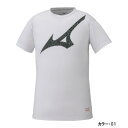 【特徴】 ・カナ文字を取り入れたデザインのシューズ連動グラフィックTシャツ。 ・着丈：L寸69cm ・胸周り：L寸103cm 【カラー】 01：ホワイト 【素材】 ポリエステル100％ 【原産国】 インドネシア製 【備考】 ※こちらは店頭でも販売している商品で、在庫確保された商品ではない為、在庫切れでお届けが遅れたり販売ができない場合がございます。予めご了承ください。 メーカー希望小売価格はメーカーカタログに基づいて掲載しています