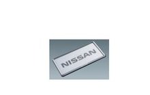 [ニッサン純正部品] 純正品番[K6210-799E5] 適応車種：NISSAN（ニッサン）　NOTE（ノート） 対応型式：SNE12 E12 HE12 対応年式：2020/3?現行 ■商品仕様：1枚。字光式ナンバ?プレ?トとはセットで装着できません。 ■適応グレード：全車 ■純正品番＝K6210-799E5【クロームメッキ】