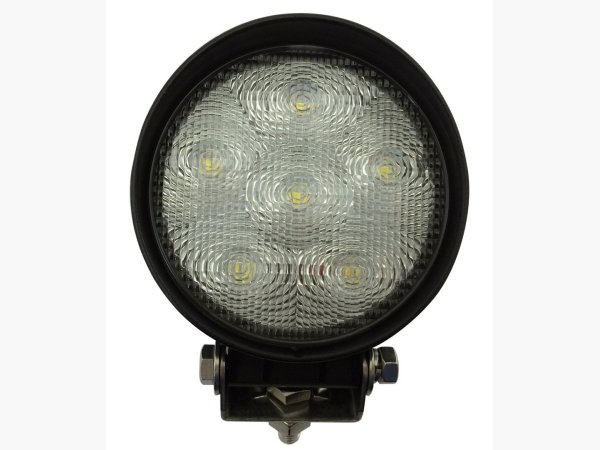 ■商品説明 JETイノウエ　LDEフォグランプ　ワークランプ　丸型　12V／24V共用　526812 3ワットLED搭載。明るくコンパクトなワークランプ。路肩灯やフォグランプとしてもお使いいただけます。 ■サイズ　116mmφ×奥行43mm ■ガラスレンズ、アルミニュームボディ ■取付ステー付 ■作動電圧　DC9V〜32V ■18W(3WLED×6) ■DC12V時　約1.5A ■DC24V時　約0.7A ■照射角60度 ＜ご注意＞ こちらの商品はご注文受付後、お取り寄せの商品となっております。お客様のお手元にお届けできるまで、多少お時間がかかる場合があります。また、メーカーの都合により予告無く販売終了になる場合がございますのであらかじめご了承下さい。 ■発送詳細 送料全国一律800円！（沖縄・離島・一部地域を除く） ★複数注文をご希望の場合でも、送料は一律800円とさせていただきます。 ★他商品との同梱は上記送料の対象外となる場合がございます。その際弊社より、送料を含めました合計金額をメールにてご連絡致しますので、ご確認下さい。 ★沖縄・離島のお客様に関しましては、別途中継手数料が掛かります。お気軽にお問合せください。 ★代引手数料は全国一律600円です。現金決済のみとさせていただきます。 ★配送業者のご指定は出来ません。予めご了承下さい。