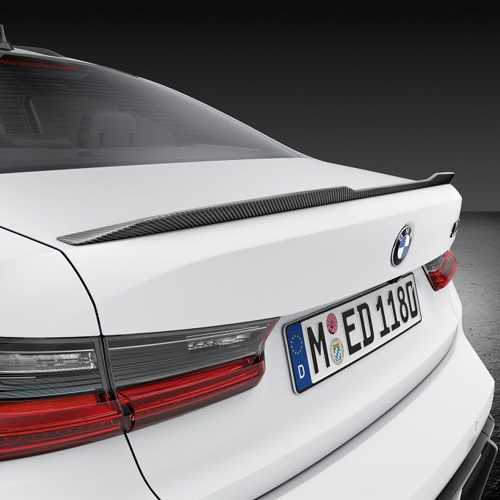 【適合車種】 3シリーズ セダン：G20 Mシリーズ M3 セダン：G80 カーボン製。 そのダイナミックな優雅さで3シリーズ・モデルのスポーティな外観にアクセントを与えます。 ※M3に取り付ける場合、車両のMリヤ・スポイラーの取り外しが別途必要となります。【ご注意】 弊社在庫とメーカー在庫を合わせて掲載しておりますのでお届けまでにお時間がかかる場合がございます。 また、ドイツ発注となり更に納期が必要な商品もございます。 その場合はご注文承諾メールにてお知らせ致します。 予めご了承のうえご注文をお願い致します。