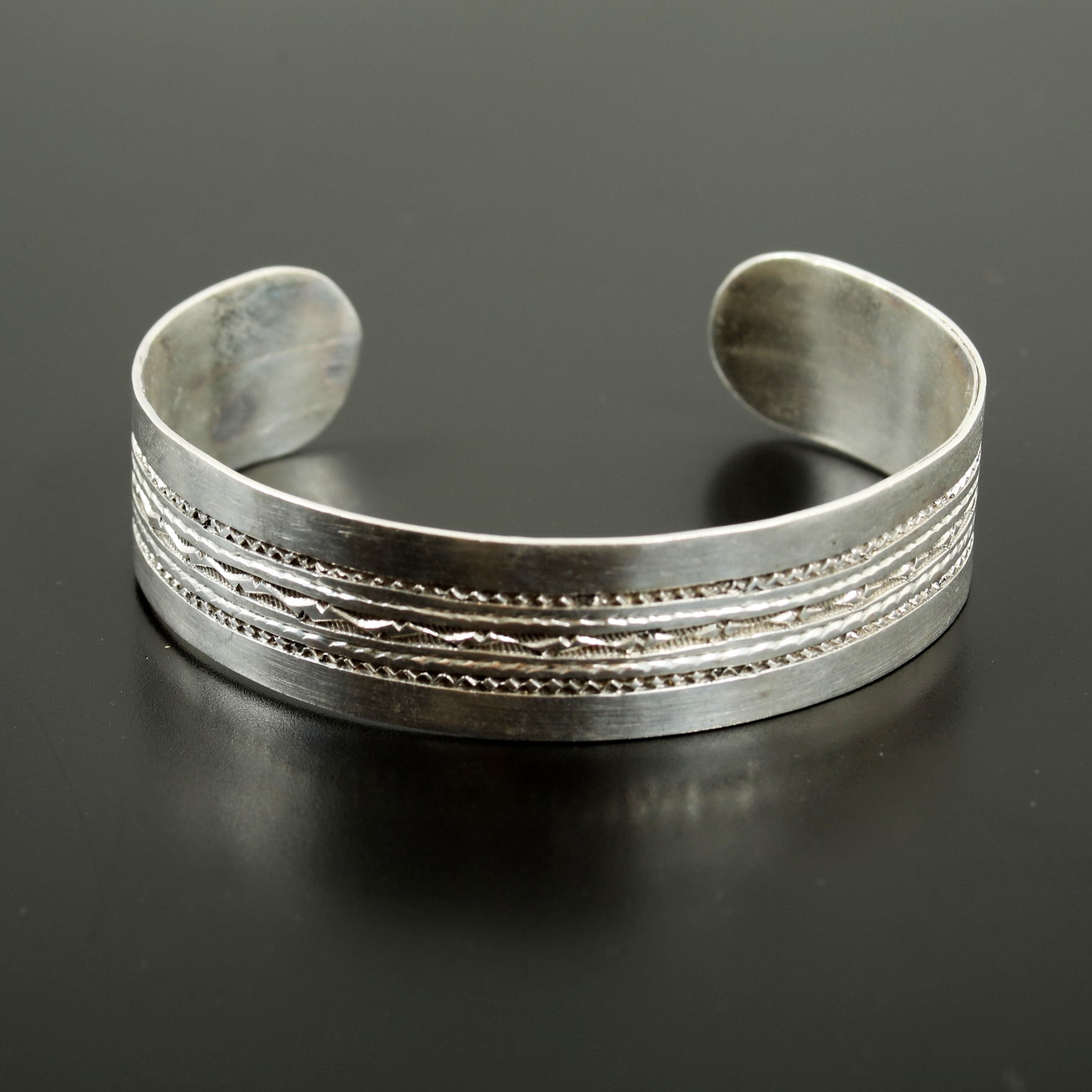 TOUAREG SILVER JEWELRY トゥアレグ シルバー ジュエリー POURE SILVER BANGLE シルバーバングル 1.6cm幅 シルバー