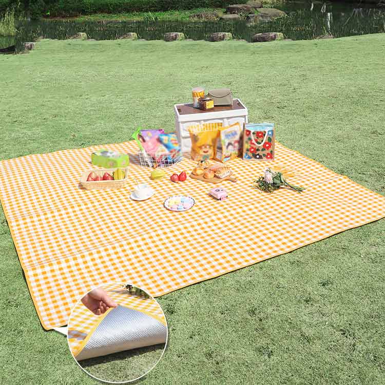 レジャーシート ピクニックシート チェック柄 大判 厚手 大きい クッション 100*200cm 150*200cm 200*200cm 200*300cm 3～6人用 防水 防湿 コンパクト収納 軽量 遠足 運動会 お花見 キャンプ アウトドア