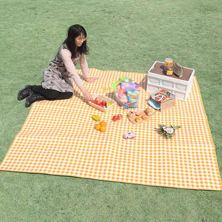 レジャーシート ピクニックシート チェック柄 大判 厚手 大きい クッション 100*200cm 150*200cm 200*200cm 200*300cm 3～6人用 防水 防湿 コンパクト収納 軽量 遠足 運動会 お花見 キャンプ アウトドア