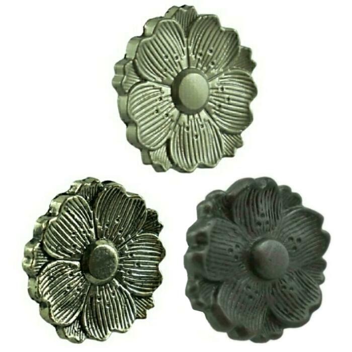 ピンバッジ ピンズ ラペルピン ブローチ さくら サクラ 桜 花 フラワー 植物 シルバー シルバー＆ブラック ダークシルバー 送料無料