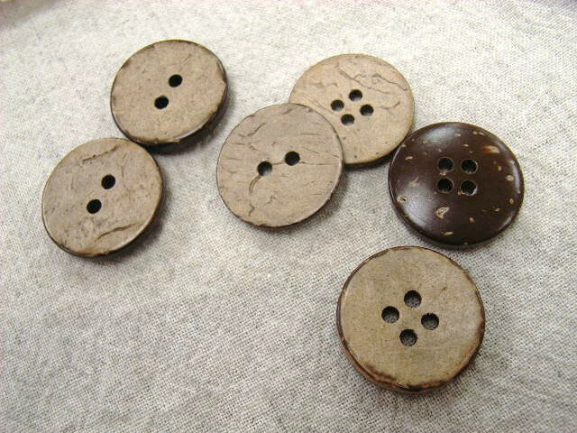 木ボタン（20mm・2穴/4穴・ココナツ）APPLEHOUSE【メール便可能／代引き・配達日時指定不可】