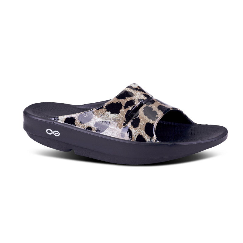 ウーフォス OOFOS ウィメンズ リカバリーサンダル OOahh Limited-cheetah ooahh cheetah shower(590117..