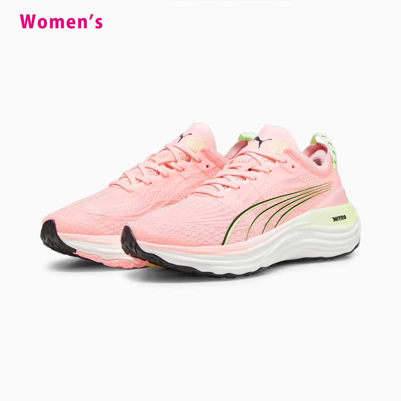 プーマ ウィメンズ フォーエバーラン ニトロ ドリームラッシュ PUMA ForeverRUN NITRO DREAM RUSH Women’s 378469-01 ランニングシューズ 23fapmr フォーエバーラン ニトロ ドリームラッシュ ForeverRUN NITRO DREAM RUSH ウィメンズ ランニングシューズ 【商品情報】 高いクッション性とサポートを実現する、女性用ランニングシューズ フォーエバーラン ニトロが登場。安定性を損なうことなく、フルレングスのNITROミッドソールの高いクッション性を提供。新開発のNITROミッドソールは、柔らかなコアと硬いリムの2種類の密度を持ち、左右非対称のヒールカウンターがあらゆる歩幅で足をしっかりホールドします。PWRTAPE、RUNGUIDEがフィット感とホールド感を向上。アウトソールには、PUMAGRIPを搭載しあらゆる路面に適応します。 【特徴】 NITRO FOAM：優れた反応性とクッション性を軽量で実現するために設計された、高度な窒素入りフォーム。圧縮したプラスチック生成時に窒素ガスを注入したものをフォームに注入。このプロセスにより、フォーム内に気泡を発生させ、反発力を向上させます PWRTAPE: 樹脂ベースで作られたプーマ独自のサポート素材。軽量、かつ柔軟性のある素材を圧着した補強パーツ。かかとの部分に配置することで、より最適なホールド感を実現 RUNGUIDE: ヒールからアウトソールまで伸びた TPU 素材のバンドにより、かかとのフィット感、ホールド感を向上 PUMAGRIP: あらゆる路面に対応が可能。抜群の耐久性とトラクションを発揮し、快適なランニングをサポートする高性能ラバー合成素材。中足骨部分にフレア状に配置し、足がブレにくい。 【詳細】 エンジニアードメッシュアッパー 成型ヒールテクノロジー Flared ラバーアウトソール クッションニングレベル:中 プロネーションタイプ: オーバープロネーション