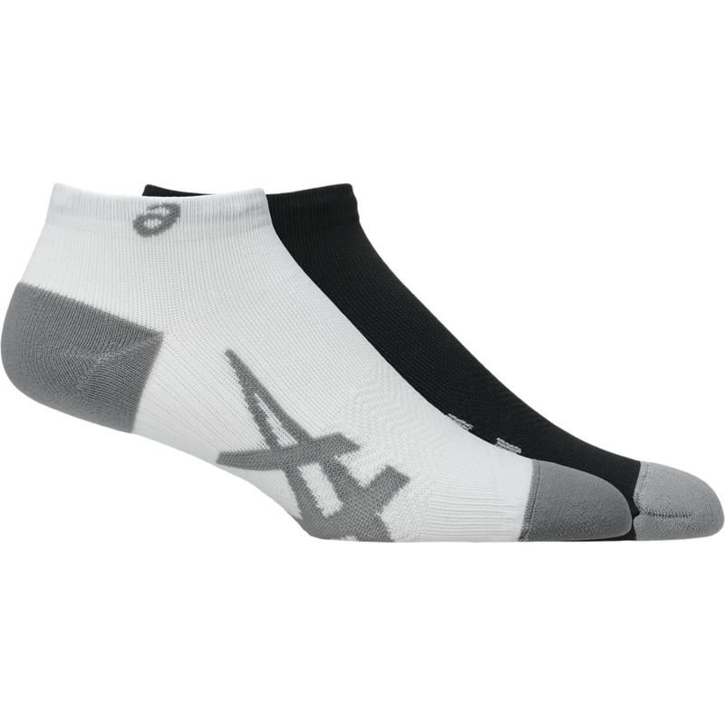 Unisex 2 PACK LIGHTWEIGHT RUN ANKLE SOCK 2Pランニングライトソックスアンクル 商品番号：3013B360-001 2足組のアンクル丈ランニングソックス 素材 ナイロン98% ポリウレタン2% 生産国：スロベニア アシックス　マラソン ランニング ランニングソックス 靴下 ランソックス アンクルソックス ジム ヨガ トレーニングジョギング