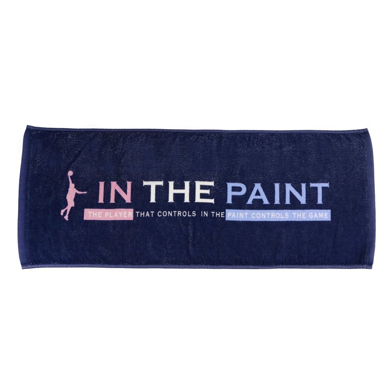 商品名: TOWEL 品番: ITP26558 カラー: 57 カラー名称: 57：INDIGO インザペイント トリコロール タオル [商品説明] 2026年FALL＆WINTERの新作タオルがリリースされました。 レイアップマンとインザペイントのロゴを配置し、「The player that controls the paint area ,controls the game.」 ペイントエリアをコントロールするプレイヤーがゲームをコントロールするという力強いメッセージをプリント。 デイリーユース、バスケの試合、部活、クラブ活動、ギフト、卒団記念のプレゼントにも最適なスポーツタオルです。 [商品詳細] アイテム：スポーツタオル バスケ バスケット記念品 卒団 ギフト プレゼント インザペイント 素材 : コットンパイル(綿100%) サイズ : 34cm×80cm 品番 : ITP26558　インザペイント 26FW *色合いはお使いのモニター環境により若干の誤差がございます。 バスケットボール インザペイントタオル IN THE PAINT 練習 インペ ITP