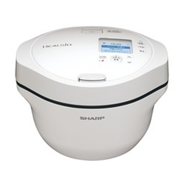 ■ ご注意 ■・ ご注文のタイミングにより、納期がかかる、又は完売などの場合もございます。・ 商品の情報/詳細、画像について保証は致しかねます。・ 画像はイメージです。商品以外が含まれる、又は商品と異なる場合があります。・ 必ずメーカーホームページなど合わせてご確認ください。・ ご注文確定後によるキャンセル・返品・交換は出来かねます。種類：自動調理鍋 容量：1.6L 量の目安：2?4人分 タイマー予約機能：○ 無水調理：○ かきまぜ機能：○ 温め直し機能：○コンパクトで設置しやすい水なし自動調理鍋（1.6L/2～4人用）。無線LAN接続で「COCORO KITCHEN レシピサービス」に対応（スマホアプリが必要）。焦げてしまいがちな無水メニューのカレーやシチューも上手に調理。肉じゃがなどの煮物は煮崩れなく、少なめの調味料でも中までしっかり味がしみ込む。これまで加熱時のみに使用していたかきまぜ機能を、食材のつぶしや卵の溶きほぐしなど加熱前後の準備や仕上げにまで広げ、行える調理作業が拡大。基本仕様量の目安2～4人分容量1.6 L加熱方式マイコン式フタの種類プッシュ式内鍋取り外し○お手入れモード○最大保温時間12時間最大予約時間15時間無水調理○温め直し機能○スロー調理機能○かきまぜ機能○2段同時調理○蒸し調理○炊飯機能○スマートフォンアプリ対応○スマートスピーカー連携Amazon Alexa音声案内機能○メニュー提案機能○内蔵レシピ数140(自動メニュー129/手動メニュー11)電源電源AC 100V 50-60Hz 共用電源コード約1.4m(マグネットプラグ方式)消費電力定格消費電力：600Wカラーカラーホワイト系サイズ・重量幅x高さx奥行330x240x282 mm重量5 kg