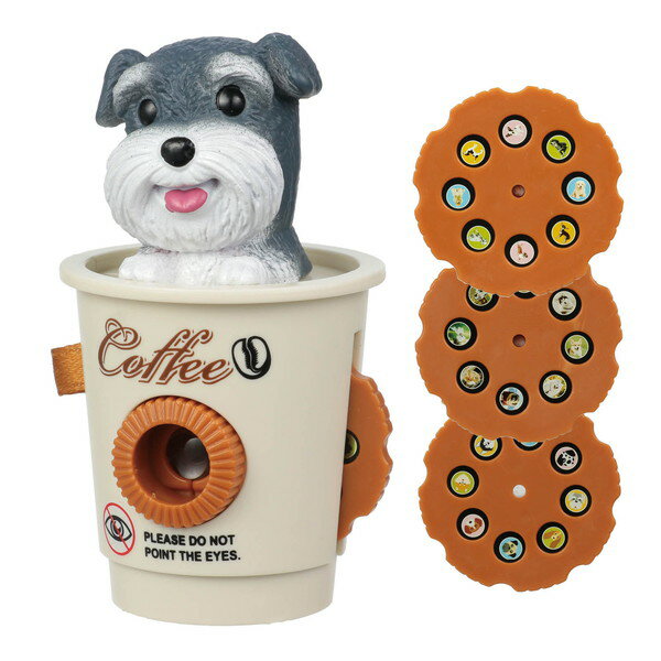 わんわんプロジェクター シュナウザーコーヒーカップからひょっこり！シュナウザー犬のかたちのかわいいプロジェクター！商品説明コーヒーカップから顔を出すシュナウザーがキュートなプロジェクターです。付属のフィルムは3枚で計24枚の犬写真が収録されています。小さくてもしっかり投影でき、プレゼントにも喜ばれるアイテムです。検索キーワードプロジェクター　腕時計　どうぶつ　壁　小型　知育　投影　知育玩具　室内遊び　幼稚園　保育園　幼児　おもちゃ　玩具　景品　イベント　プレゼントディレクトリID201610注意ボタン電池（AG13×3個）が内蔵されています。電池交換可能。商品サイズ約φ45×80mmセット内容本体×1、フィルム×31個重量（g）60材質ABS1個梱包形態ヘッダー付き袋入り1個梱包サイズ横（mm）140品番22097JANコード4521718220970■ ご注意 ■・ ご注文のタイミングにより、納期がかかる、又は完売などの場合もございます。・ 商品の情報/詳細、画像について保証は致しかねます。・ 画像はイメージです。商品以外が含まれる、又は商品と異なる場合があります。・ 必ずメーカーホームページなど合わせてご確認ください。・ ご注文確定後のキャンセル・返品・交換は出来かねます。・ 北海道、沖縄、その他離島は配送致しかねます。不具合対応、交換対応のお問い合わせは、下記専用の窓口へご連絡をお願いします。アーテック　電話：072-990-5656　（平日9-18時・土曜9-15時：日曜と祝日はお休みです）