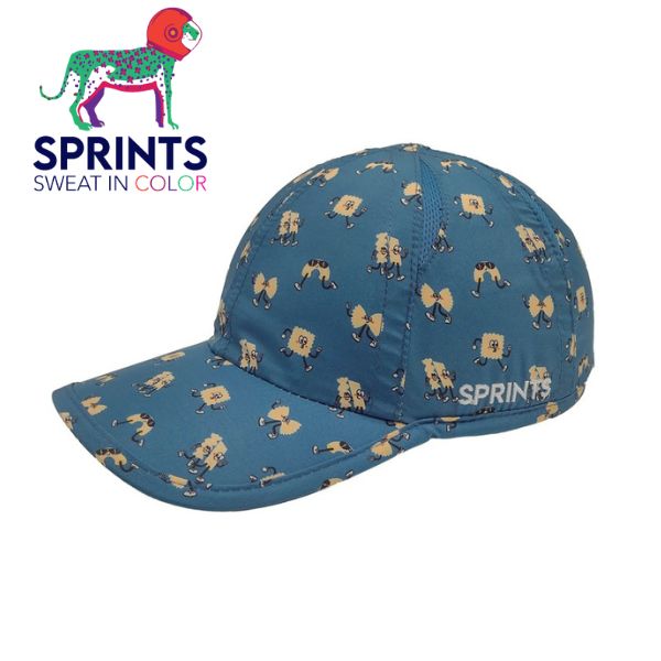 【商品名】 O.G.Hats（オージーハット） 【ブランド】 SPRINTS（スプリンツ） 【カラー】 Eat Pasta Run Fasta 【サイズ】 フリーサイズ 【重さ】 45g 【素材】 ポリエステル100％ 【お手入れ方法】 洗濯機で洗濯可（単独で冷水洗い、吊るして乾燥） 【注意】 こちらの商品は、他の通販サイトと在庫共有しているため、ごくまれにご注文後でも在庫切れの場合がございます。 その際は連絡させて頂きますので、予めご了承ください。 また、実際の商品と比較し色味に若干の誤差が生じる場合がございますので、ご了承下さい。SPRINTS ランニングキャップ オージーハット SPRINTS（スプリンツ）は2019 年にランニングブランドとして、 アメリカ オハイオ州シンシナティでスタートしました。 コンセプトは、「全ての人が楽しく汗をかけるように！」です。 そのコンセプト通り、 高機能でありながらカラフルでユーモアのあるプリントキャップは、 シンプルでブラックベースの多い現在のランニングウェアの 遊びや、はずしのアイテムとして、 アメリカ中のランナーから大変な人気となっています。 ・年中使用できる吸湿発散性のある軽量45gのポリエステル生地で、速乾性に優れています。 ・パネルの間にメッシュベンチレーションが4箇所に施されており、通気性抜群です。 ・スウェットバンドにより、流れ落ちる汗を受け止めます。 ・紫外線98%ブロック UPF45+ ・ベルクロ仕様でサイズ調節も簡単にできます。（52cm～62cm)