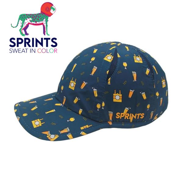【商品名】 O.G.Hats（オージーハット） 【ブランド】 SPRINTS（スプリンツ） 【カラー】 Save H2O 【サイズ】 フリーサイズ 【重さ】 45g 【素材】 ポリエステル100％ 【お手入れ方法】 洗濯機で洗濯可（単独で冷水洗い、吊るして乾燥） 【注意】 こちらの商品は、他の通販サイトと在庫共有しているため、ごくまれにご注文後でも在庫切れの場合がございます。 その際は連絡させて頂きますので、予めご了承ください。 また、実際の商品と比較し色味に若干の誤差が生じる場合がございますので、ご了承下さい。SPRINTS ランニングキャップ オージーハット SPRINTS（スプリンツ）は2019 年にランニングブランドとして、 アメリカ オハイオ州シンシナティでスタートしました。 コンセプトは、「全ての人が楽しく汗をかけるように！」です。 そのコンセプト通り、 高機能でありながらカラフルでユーモアのあるプリントキャップは、 シンプルでブラックベースの多い現在のランニングウェアの 遊びや、はずしのアイテムとして、 アメリカ中のランナーから大変な人気となっています。 ・年中使用できる吸湿発散性のある軽量45gのポリエステル生地で、速乾性に優れています。 ・パネルの間にメッシュベンチレーションが4箇所に施されており、通気性抜群です。 ・スウェットバンドにより、流れ落ちる汗を受け止めます。 ・紫外線98%ブロック UPF45+ ・ベルクロ仕様でサイズ調節も簡単にできます。（52cm～62cm)