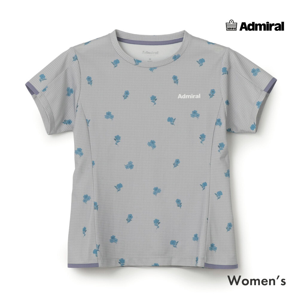 【商品名】フラワーチェックサイドフレアTEE 【品番】ATLA655-16 【カラー】ブルーグレー（16） 【サイズ】S・M・L・LL 【素材】ポリエステル 97％ ポリウレタン3％ 【機能】吸水速乾・ストレッチ 【備考】こちらの商品は他の通販サイトと在庫共有しているため、ごくまれにご注文後でも在庫切れの場合がございます。 その際は連絡させて頂きますので、予めご了承ください。 ・メーカー希望小売価格はメーカーカタログに基づいて掲載していますアドミラル　2026FWモデル 千鳥格子柄に小花をちりばめた秋冬カラーグラフィック。袖と両脇裾に施したカラーバインダーがデザインのアクセント。程よい厚みのあるなめらかなソフトポンチカットソーを使用。