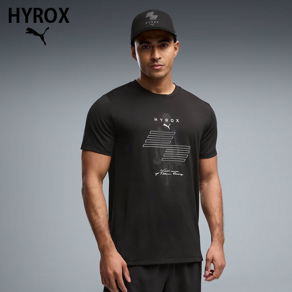 【商品名】 PUMA x HYROX クラウドスパン サームアダプト 半袖 Tシャツ 【品番】 529231 【カラー】 (01)PUMA Black 【サイズ】 S~XXL S:胸囲:97cm ゆき:42cm 後ろ丈:67cm すそ周り:92cm M:胸囲:107cm ゆき:44.5cm 後ろ丈:68.5cm すそ周り:101cm L:胸囲:114cm ゆき:48cm 後ろ丈:71.5cm すそ周り:109cm XL:胸囲:125cm ゆき:50.5cm 後ろ丈:73cm すそ周り:120cm 【素材】 本体: ポリエステル94% ポリウレタン6% 後身頃: ポリエステル76% 再生繊維(リヨセル)19% ポリウレタン5% 【注意】 他の通販サイトと在庫共有しているため、ごくまれにご注文後でも在庫切れの場合がございます。 その際は連絡させて頂きますので、予めご了承ください。 また、実際の商品と比較し色味に若干の誤差が生じる場合がございますので、ご了承下さい。 【製造販売元】 プーマジャパン株式会社 メーカー希望小売価格はメーカーサイトに基づいて掲載していますPUMA x HYROXで、あなたのスタイルをワンランクアップさせましょう。大胆なグラフィックが特徴のこのオーバーサイズTシャツは、動きやすさを追求して作られています。通気性と伸縮性に優れ、どんな一日にも対応できるデザインです。 この商品はインポートサイズです。各サイズの詳細は「サイズガイド」をご確認ください。 PUMA x HYROXコレクション HYROXとパートナーシップを通じて、プーマは新たに吸汗速乾に優れた“dryCELL(ドライセル)”を採用し、さらに革新的な肌触りを実現したプーマ独自のテクロジー“Cloudspun(クラウドスパン)”を用いたアパレルのフルラインアップを提供します。また、シューズは、HYROX特注カラーとしてHYROXアスリートのパフォーマンス向上をサポートします。 ■特徴 20%以上のリサイクルコットンを使用 ■詳細 ・オーバーサイズフィット ・シングルジャージー生地 ・半袖 ・クルーネック ・標準の長さ ・PUMAロゴ