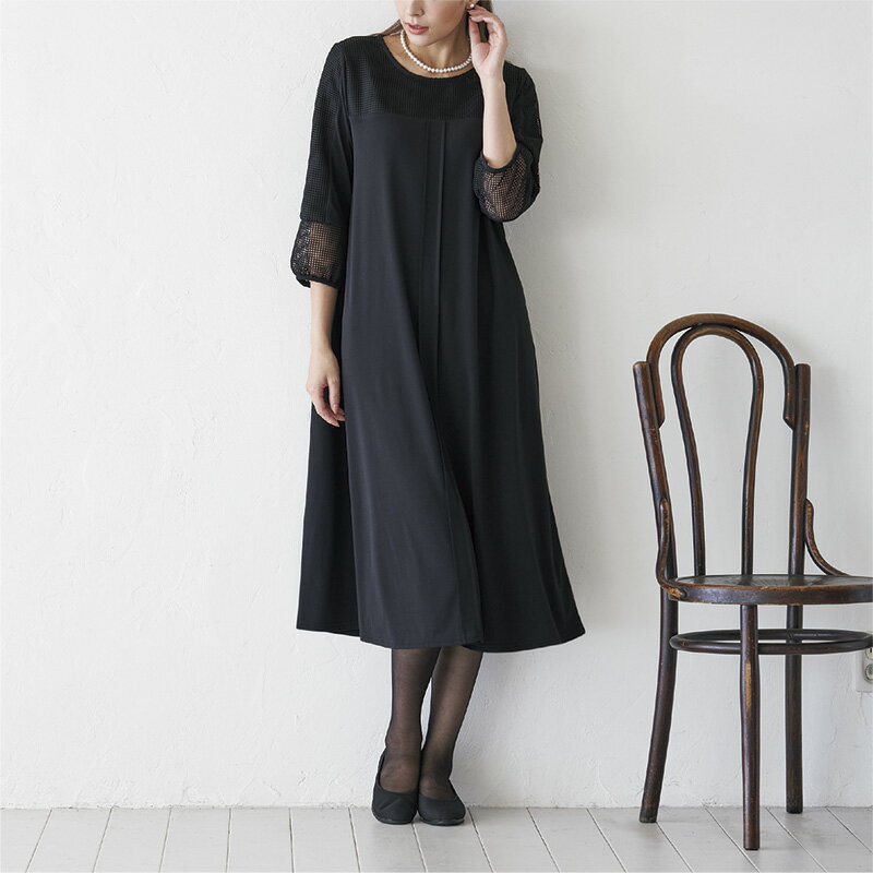 格子メッシュ使いのフォーマルワンピース(ペチコート付)