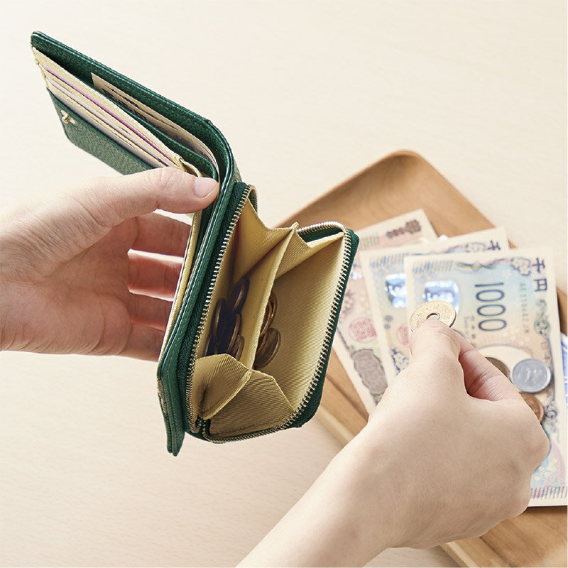 出し入れしやすい2つ折り財布(4)
