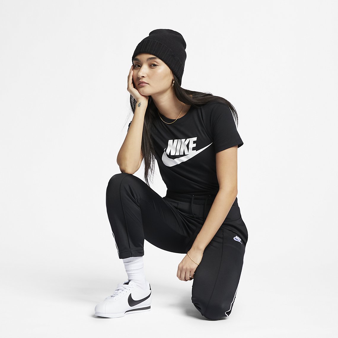 Sale メール便ok ナイキ Nike レディース Tシャツ 最適な価格 メール便発送の場合 1枚までok 半袖 エッセンシャル アイコン フューチュラ 半袖シャツ Tee トップス S スポーツウェア 女性 カジュアル Bv6170 010 ストリート L ロゴt