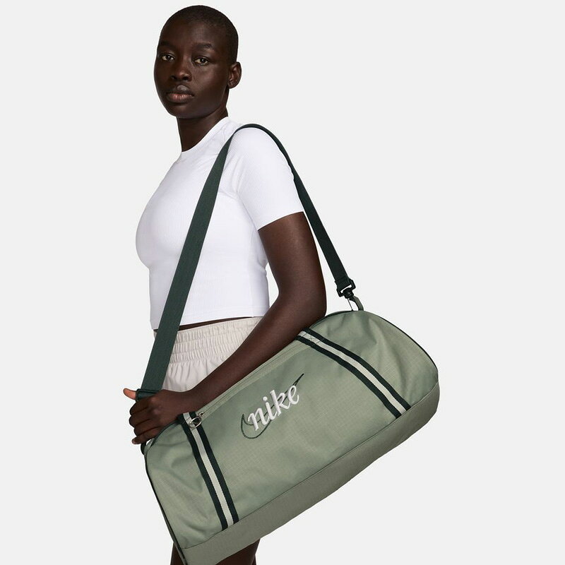 送料無料 ナイキ スポーツバッグ 24L レディース かばん NIKE WMNS ジム クラブ トレーニングバッグ 女性 鞄 ボストンバッグ フィットネス ヨガ nike レディースバッグ 女性用 グリーン系 ブランド アパレル かばん/DH6863-370【ギフト不可】