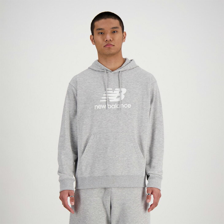 樂天商城 - 送料無料 ニューバランス スウェット パーカー メンズ NewBalance スタックドロゴ 長袖 フーディ プルオーバー 男性用 スエット トップス パーカ スウェットシャツ スポーティ カジュアル 灰色 グレー スポーツウエア 服 フレンチテリー ブランド アパレル/MT41501-AG