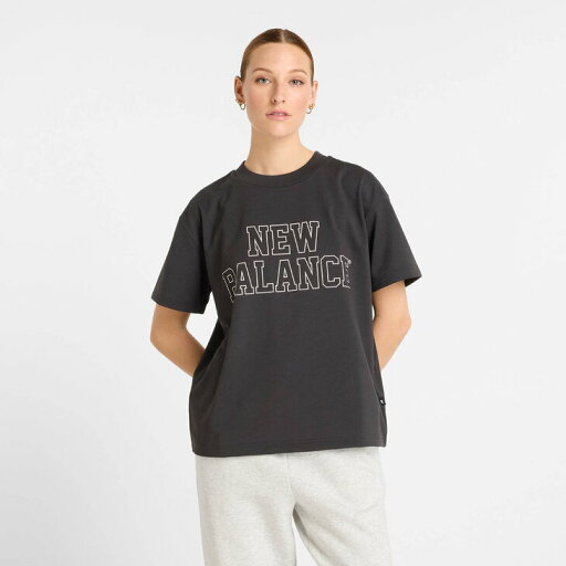 GW中も発送■送料無料 ニューバランス 半袖 Tシャツ レディース NEWBALANCE オーバーサイズ グラフィック プリントT 吸汗速乾 ドライ スポーツウェア トレーニング フィットネス 女性用 半袖シャツ 黒 ブラック 服 レディースウェア ブランド アパレル/AWT51134-BLK GW中も発送■送料無料 ニューバランス 半袖 Tシャツ レディース NEWBALANCE オーバーサイズ グラフィック プリントT 吸汗速乾 ドライ スポーツウェア トレーニング フィットネス 女性用 半袖シャツ 黒 ブラック 服 レディースウェア ブランド アパレル/AWT51134-BLK