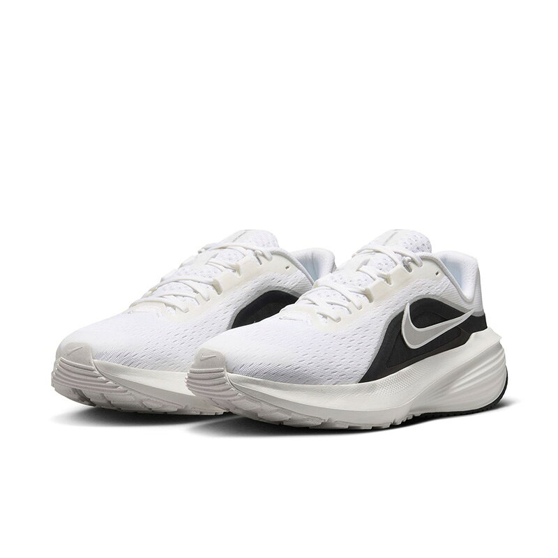 ◆ 商品詳細情報 ◆ ブランド ナイキ NIKE 商品番号 IB1899-105 カラー (105)ホワイト/メタリックシルバー-サミットホワイト-アンスラサイト-セイル サイズ 22.5cm 23.0cm 23.5cm 24.0cm 24.5cm 25.0cm 素材 【アッパー】合成繊維+合成樹脂+合成皮革 【アウトソール】ゴム底 原産国 インドネシア製 ◆画像のカラーについて◆ 商品画像のカラーにつきましては、PC、モバイルなど閲覧環境等により実物のカラーと多少異なることもございます。 予めご理解のうえご注文を賜りますようお願いいたします。 ギフト対応 ※メーカー希望小売価格はメーカーサイトに基づいて掲載しています (記載価格が税抜き価格になっている場合もございます)【ナイキ NIKE / レディース / ランニングシューズ】 ◆　商　品　説　明 ◆ □□□当店で販売しております商品はすべて【正規取扱品】です□□□ ナイキ(NIKE)から、レディースのランニングシューズ［ダウンシフター 14］です。 ダウンシフター14でペースアップ。 ミッドソールのクッショニングを増強し、前モデルよりも快適さと反発力を高めました。 さらに、アッパーには通気性に優れたオープンホールメッシュを採用し、 中足部のバンドがしっかりとしたフィット感を実現。 ●特長 ・アッパーに通気性に優れたエンジニアードオープンホールメッシュを採用。 ・ミッドソールのクッショニングを増強し、快適さと反発力を高めました。 ・内側のフィットバンドが中足部をホールドし、しっかりとしたフィット感を提供。 ●商品の詳細 ・重量：約276g（ウィメンズサイズ25cm） ・オフセット：10mm ■若干の箱潰れや箱破れ、汚れがある場合がございます。予めご了承くださいませ。