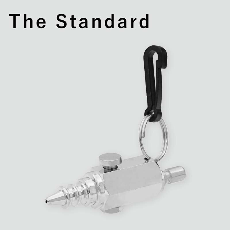 ■メーカー希望小売価格はメーカーカタログに基づいて掲載しています この商品について The Standard について… ウェイト類、ナイフ、リーフフック、指示棒やダイビングベル、 ホースやマウスピースなど、幅広くダイビングアクセサリーをラインナップ。 アクセサリーを通して、ダイビング器材のカスタマイズやスキューバダイビングの楽しみ方を 提案するダイビングアクセサリーブランドです。 ブランド The Standard (ザ・スタンダード) スペック ＜用途＞ ダイビング後のカメラやライトの水滴を飛ばすのに 必要なエアノズル▼【アクセサリー】The Standard / スタンダード エアノズル ※ディスプレイの設定等により実際の商品とは色味が違って見える場合があります。